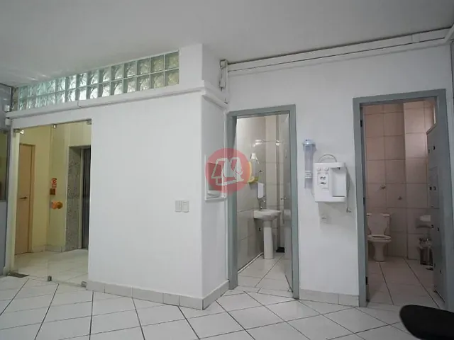 Andar corporativo com 205m², à venda ou para alugar, no bairro Centro Histórico em Porto Alegre