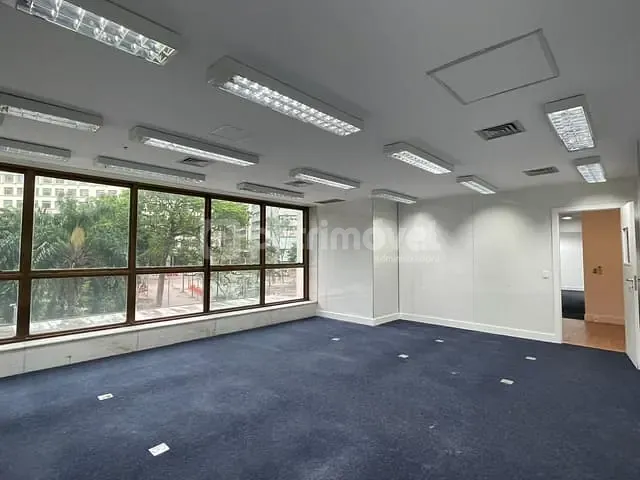 Andar corporativo com 395m², para alugar, no bairro Centro em Rio de Janeiro
