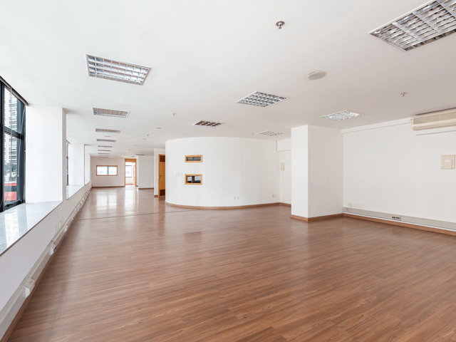 Andar corporativo com 245m², à venda ou para alugar, no bairro Vila Olímpia em São Paulo