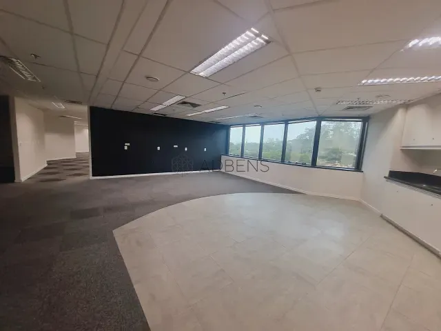 Andar corporativo à venda ou para alugar, no bairro Pinheiros em São Paulo