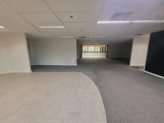 Andar corporativo à venda ou para alugar, no bairro Pinheiros em São Paulo