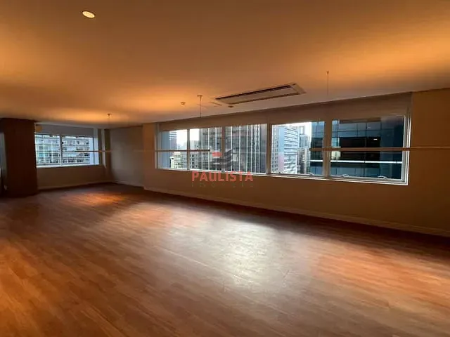 Conjunto comercial para alugar, no bairro Bela Vista em São Paulo