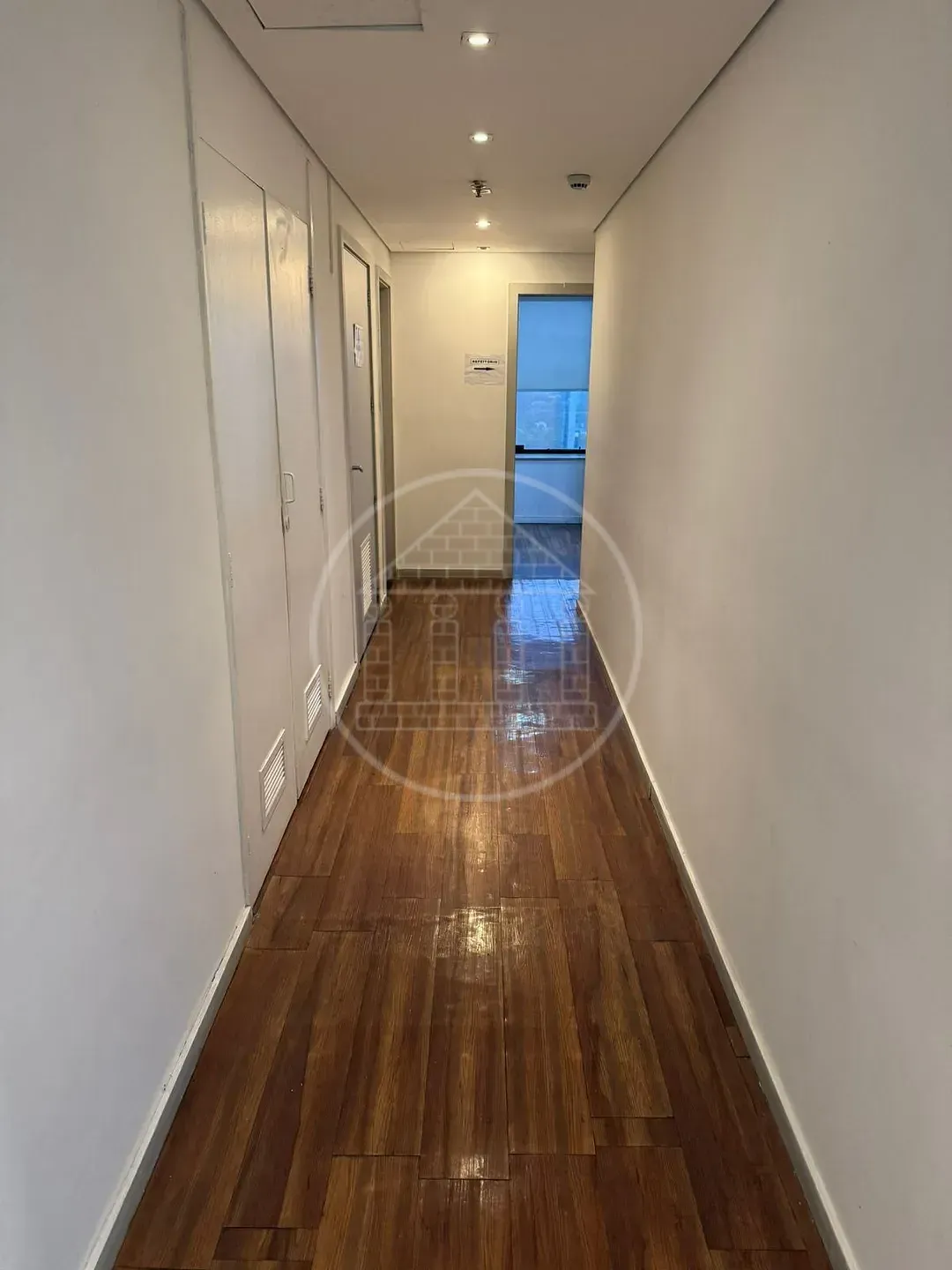 Sala-Conjunto, 1000 m² - Foto 2