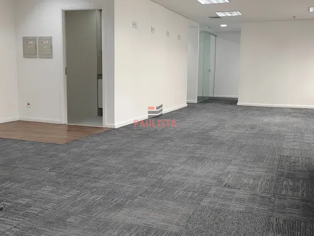Andar corporativo para alugar, no bairro Jardim Paulista em São Paulo