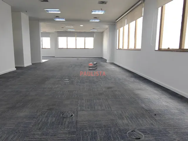 Andar corporativo para alugar, no bairro Jardim Paulista em São Paulo