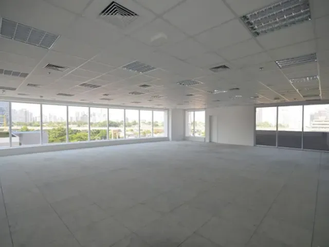 Andar corporativo com 330m², para alugar, no bairro Cidade Monções em São Paulo