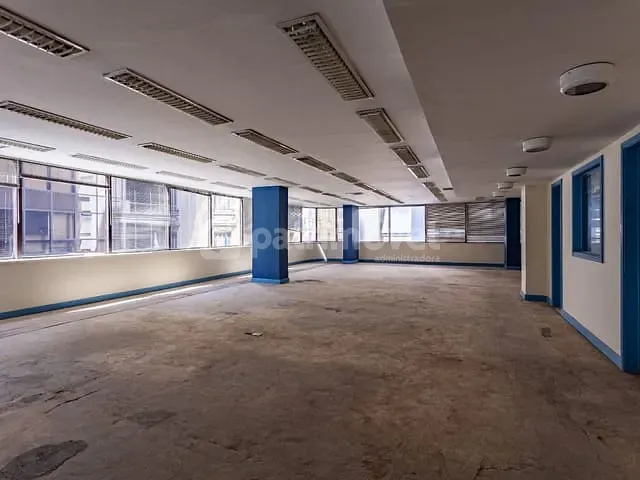 Andar corporativo com 678m², para alugar, no bairro Centro em Rio de Janeiro