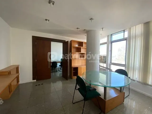 Andar corporativo com 130m², à venda ou para alugar, no bairro Centro em Rio de Janeiro