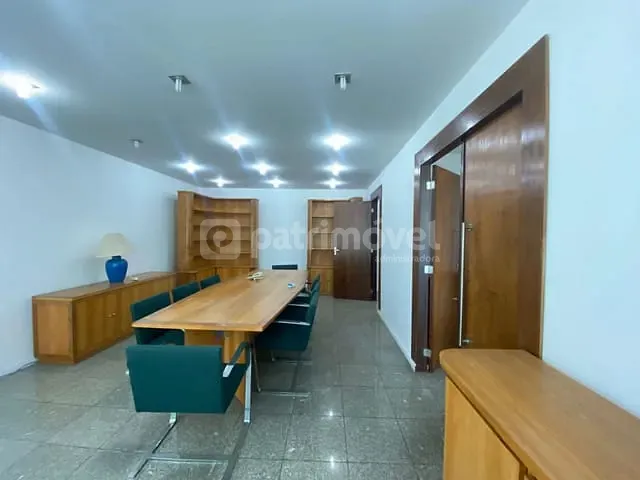 Andar corporativo com 130m², à venda ou para alugar, no bairro Centro em Rio de Janeiro