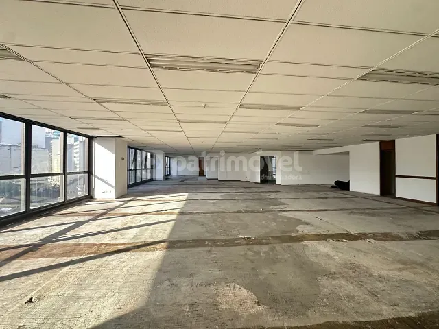 Andar corporativo com 667m², para alugar, no bairro Centro em Rio de Janeiro