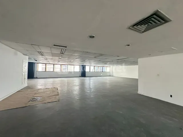 Andar corporativo com 667m², para alugar, no bairro Centro em Rio de Janeiro