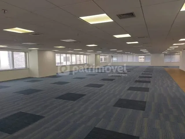 Andar corporativo com 698m², para alugar, no bairro Centro em Rio de Janeiro
