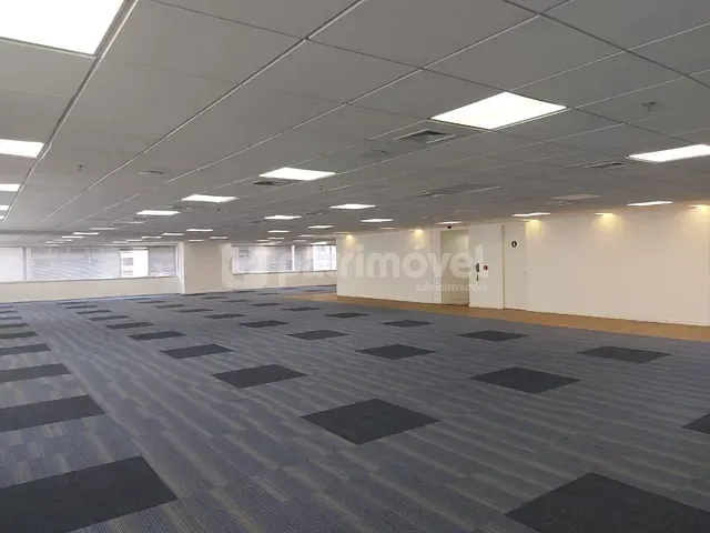 Andar corporativo com 698m², para alugar, no bairro Centro em Rio de Janeiro