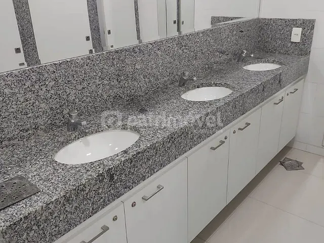 Andar corporativo com 698m², para alugar, no bairro Centro em Rio de Janeiro