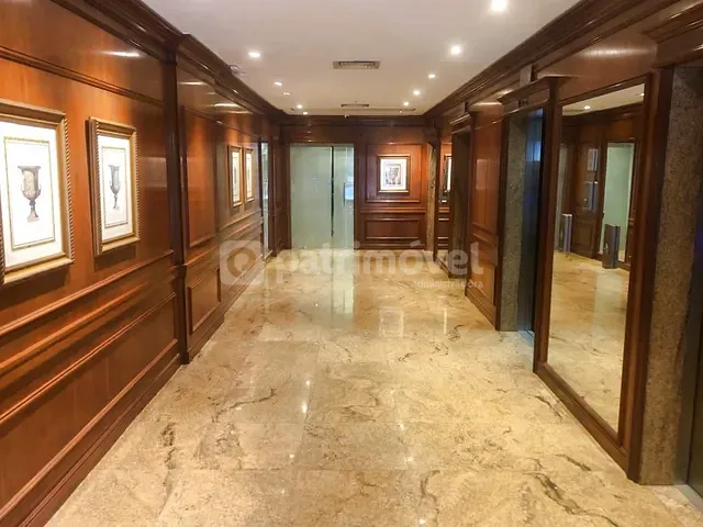 Andar corporativo com 242m², para alugar, no bairro Centro em Rio de Janeiro