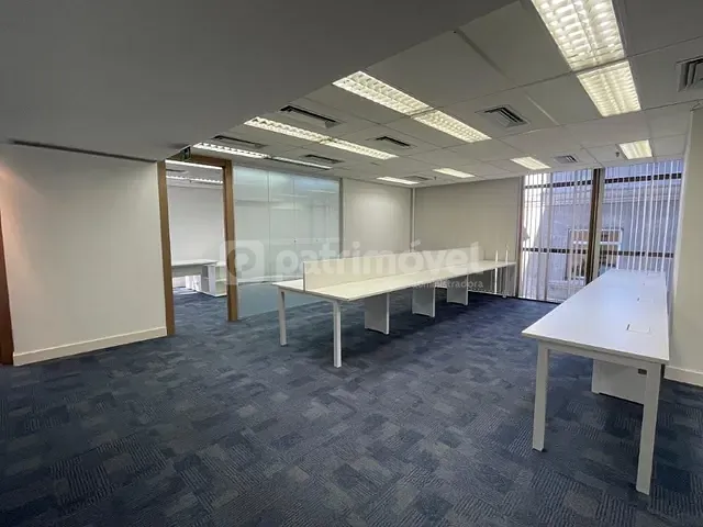 Andar corporativo com 242m², para alugar, no bairro Centro em Rio de Janeiro