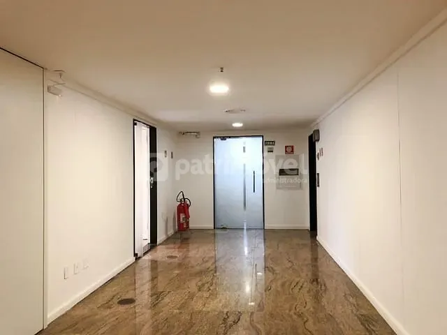 Andar corporativo com 242m², para alugar, no bairro Centro em Rio de Janeiro