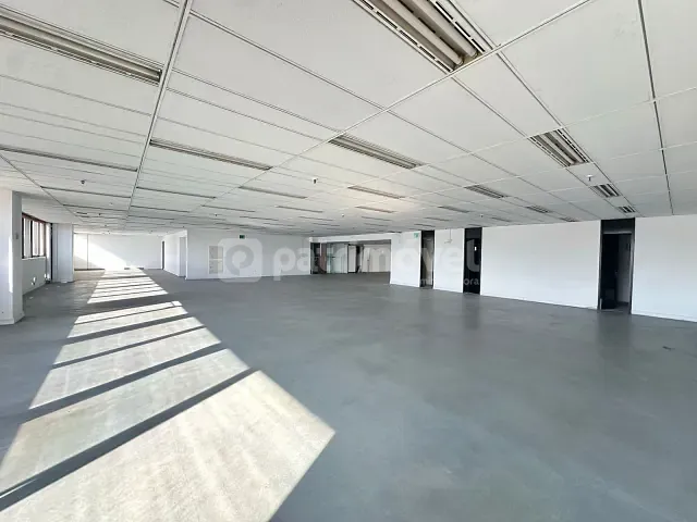Andar corporativo com 667m², para alugar, no bairro Centro em Rio de Janeiro