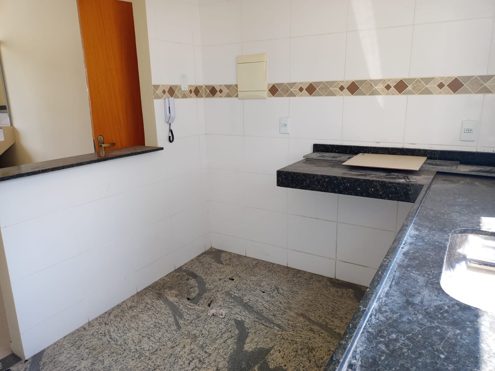 Cobertura Duplex à venda, 3 quartos, 2 vagas, no Ouro Preto, Belo Horizonte, MG. Local muito tranquilo. Perto do IMEI. Imóvel novo. miniatura 25