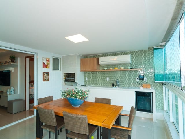 Apartamento Duplex com 337m² 4 quartos e 6 banheiros, à venda, no bairro Centro em Guarapari