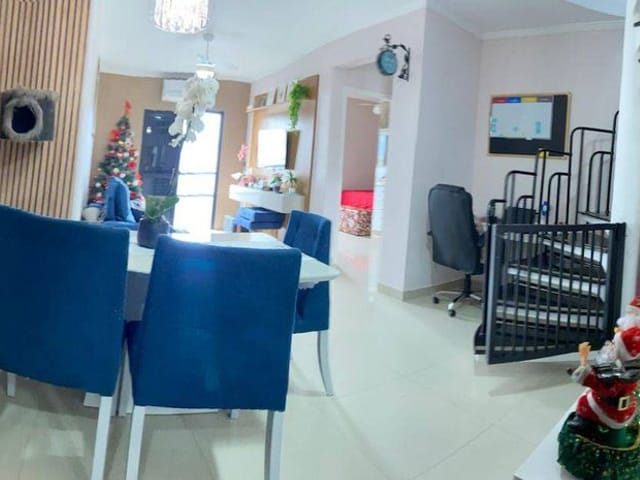 Foto do Apartamento Duplex - LINDA E CONFORTÁVEL COBERTURA DUPLEX, 03 DORMS. 02 SUITES, 02 SALAS, 02 VAGAS A 300 METROS DA PRAIA. CAIÇARA, PRAIA GRANDE SP. | SL Terra Nova