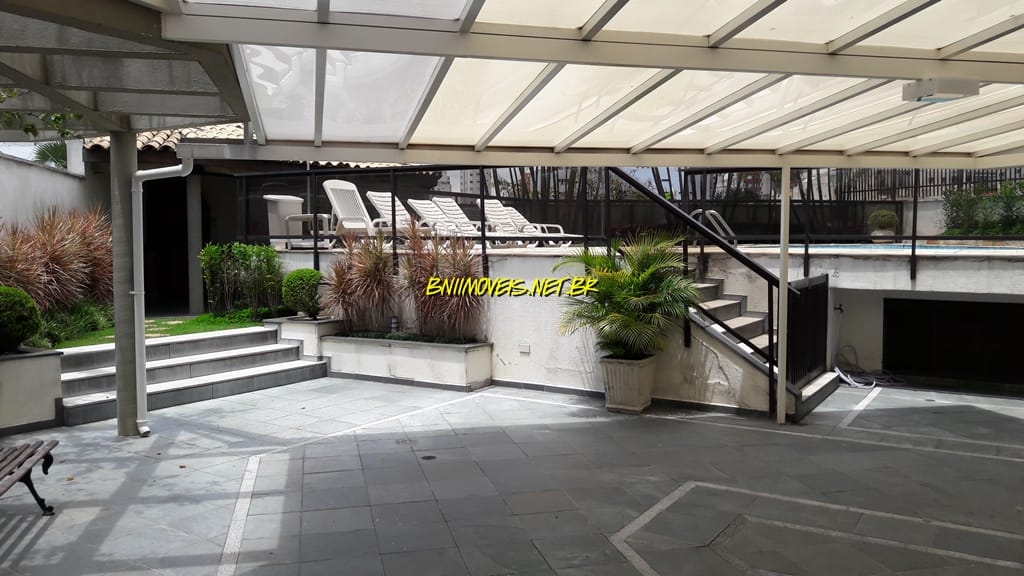 Apartamento para alugar com 4 quartos, 343m² - Foto 2