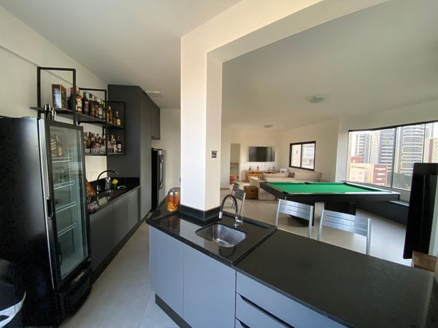 Apartamento com 280m² 4 quartos e 4 banheiros, à venda, no bairro Zona 03 em Maringá