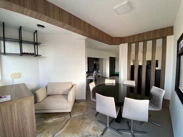 Apartamento com 280m² 4 quartos e 4 banheiros, à venda, no bairro Zona 03 em Maringá
