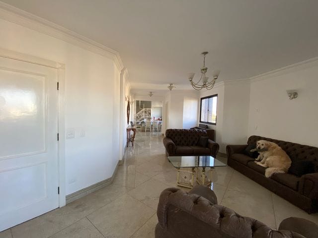 Apartamento com 280m² 4 quartos e 4 banheiros, à venda, no bairro Zona 03 em Maringá