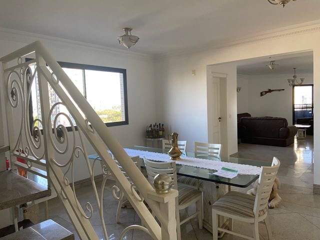 Apartamento com 280m² 4 quartos e 4 banheiros, à venda, no bairro Zona 03 em Maringá
