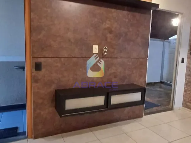 Apartamento com 68m² 2 quartos e 1 banheiro, à venda ou para alugar, no bairro Bairro Seminário em Campo Grande