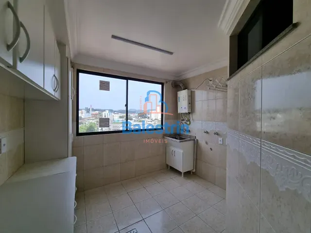 Apartamento 3 quartos e 2 banheiros, à venda, no bairro Centro em Fraiburgo