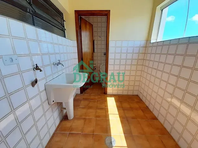 Apartamento 2 quartos e 2 banheiros, para alugar, no bairro Vila Santana em Itapeva