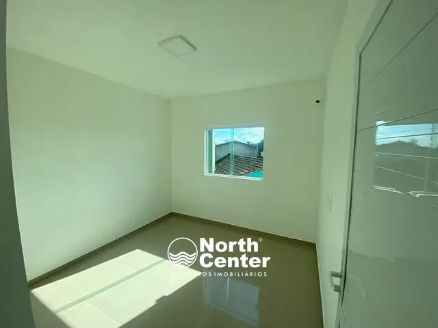 Apartamento 2 quartos e 1 banheiro, para alugar, no bairro Centro em Balneário Barra do Sul