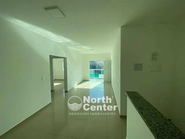 Apartamento 2 quartos e 1 banheiro, para alugar, no bairro Centro em Balneário Barra do Sul