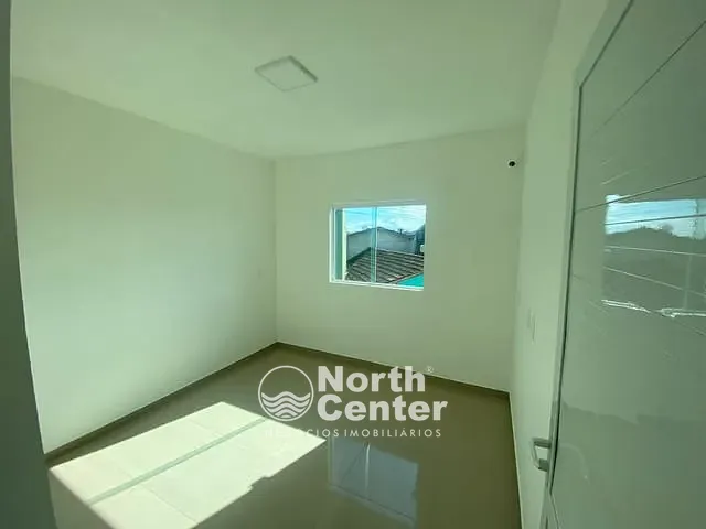 Apartamento 2 quartos e 1 banheiro, para alugar, no bairro Centro em Balneário Barra do Sul