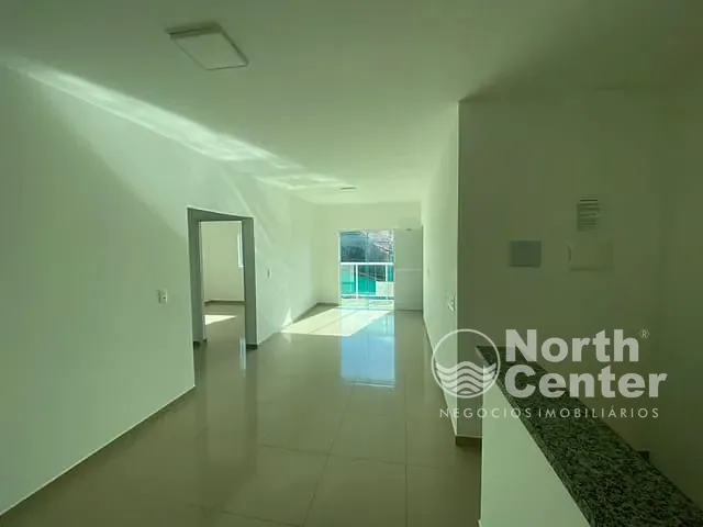 Apartamento 2 quartos e 1 banheiro, para alugar, no bairro Centro em Balneário Barra do Sul