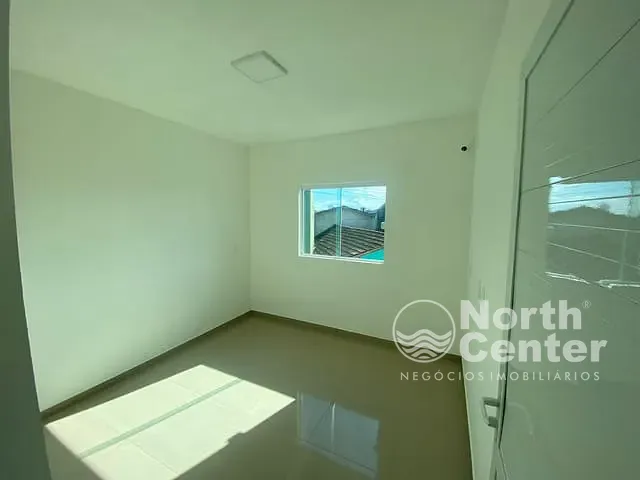 Apartamento 2 quartos e 1 banheiro, para alugar, no bairro Centro em Balneário Barra do Sul