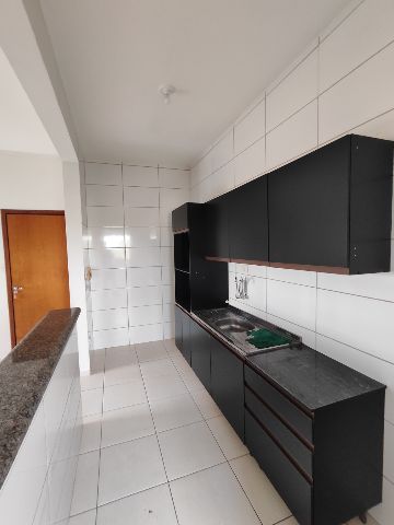 Apartamento 2 quartos e 1 banheiro, à venda ou para alugar, no bairro Vila Santana em Fernandópolis