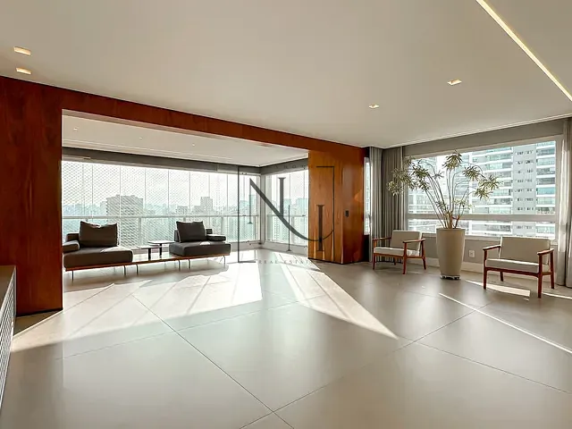 Apartamento com 225m² 3 quartos e 5 banheiros, à venda, no bairro Cidade Monções em São Paulo