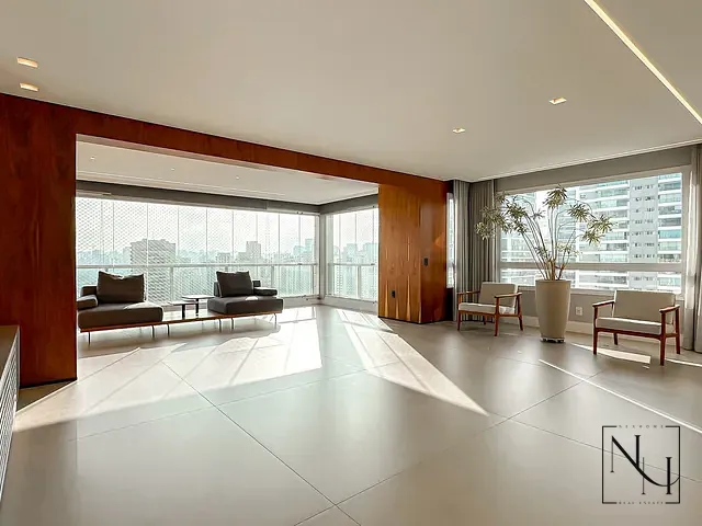 Apartamento com 225m² 3 quartos e 5 banheiros, à venda, no bairro Cidade Monções em São Paulo