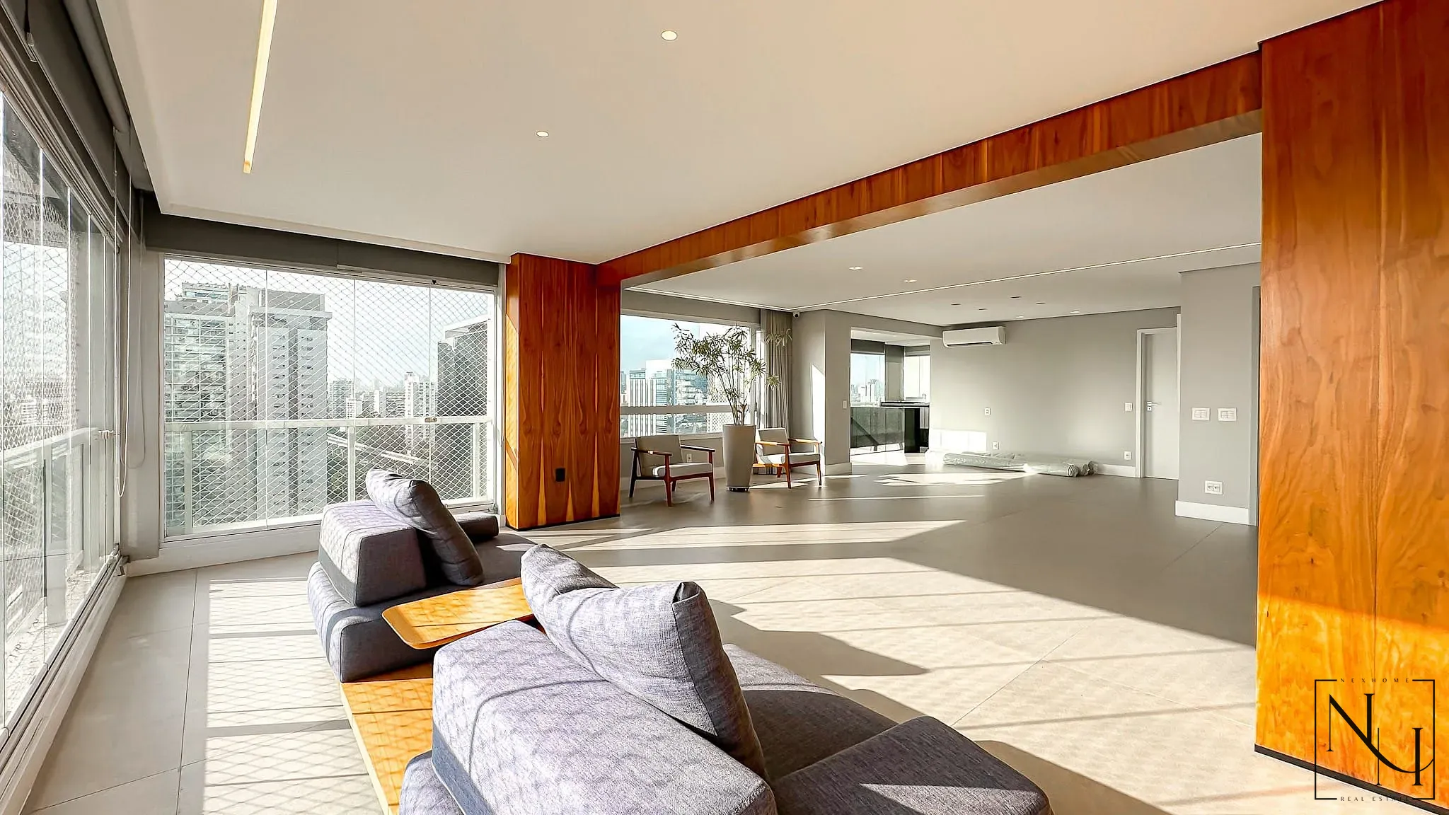 Apartamento, 3 quartos, 225 m² - Foto 1