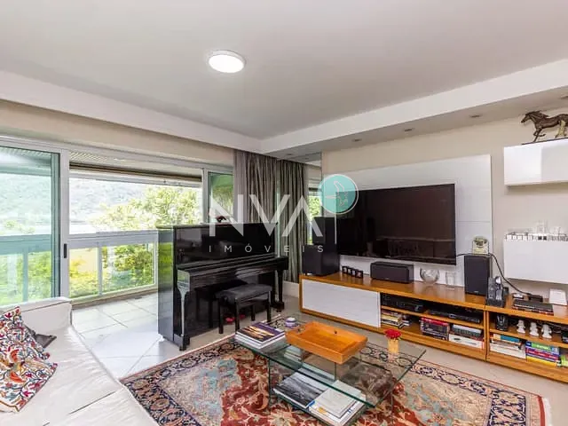 Apartamento com 177m² 3 quartos e 2 banheiros, à venda, no bairro Lagoa em Rio de Janeiro