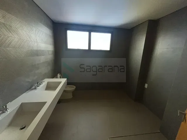 Apartamento 4 quartos e 5 banheiros, à venda, no bairro Centro em Patrocínio