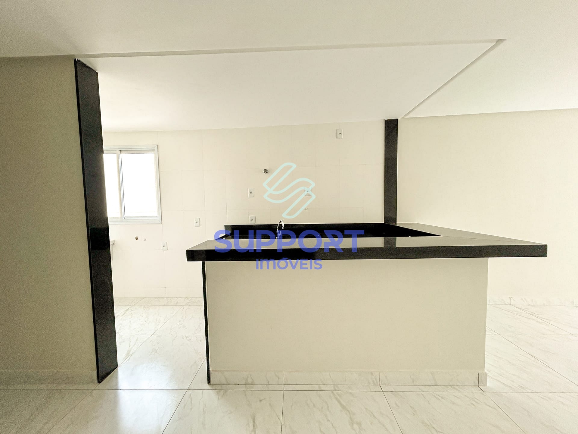 Apartamento à venda com 3 quartos, 94m² - Foto 2