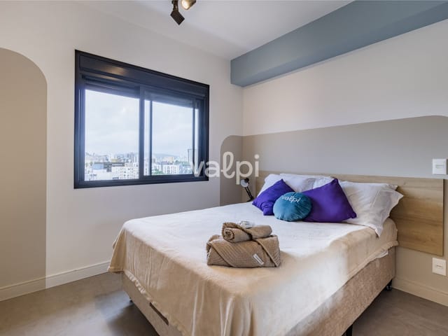 Apartamento com 60m² 1 quarto e 1 banheiro, para alugar, no bairro Azenha em Porto Alegre