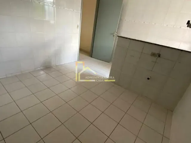 Apartamento com 70m² 3 quartos e 1 banheiro, para alugar, no bairro Xaxim em Curitiba