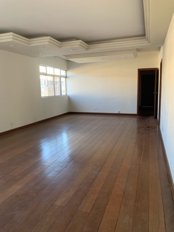Apartamento com 201m² 4 quartos e 3 banheiros, à venda, no bairro Centro em Rua Bárbara Heliodora