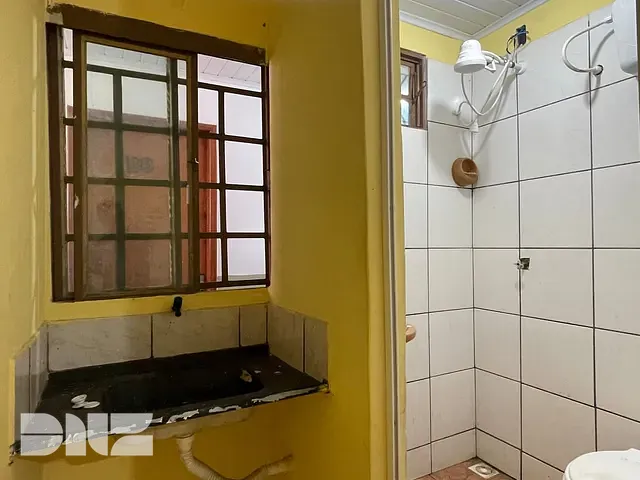 Kitnet com 300m² 4 quartos e 1 banheiro, à venda, no bairro Ceilândia em Brasília