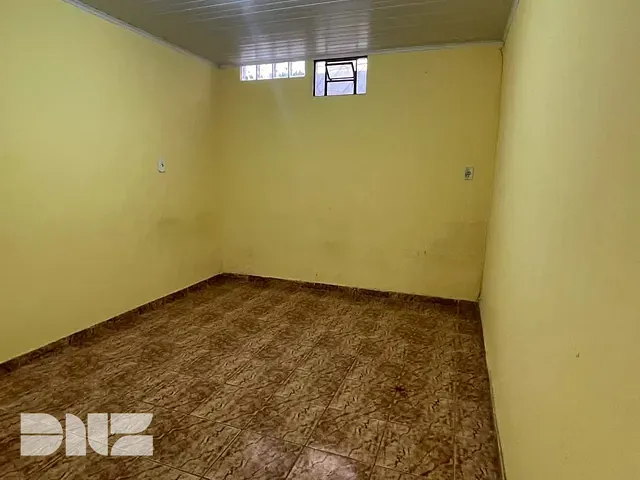Kitnet com 300m² 4 quartos e 1 banheiro, à venda, no bairro Ceilândia em Brasília